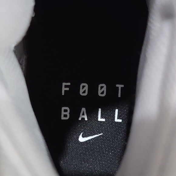 Sz 21 Nike Force Savage Pro 2 Football Cleats NWOT BV5448-101 - Picture 9 of 10